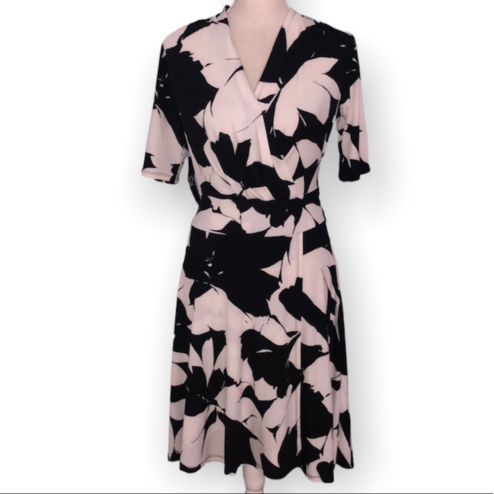 New York and Company stretch faux wrap dress
